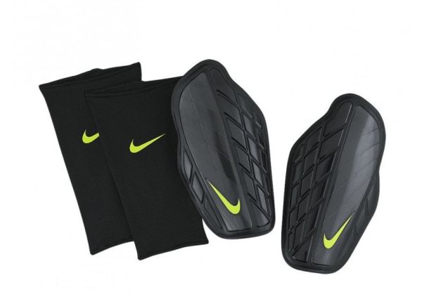 Nike Protegga Pro