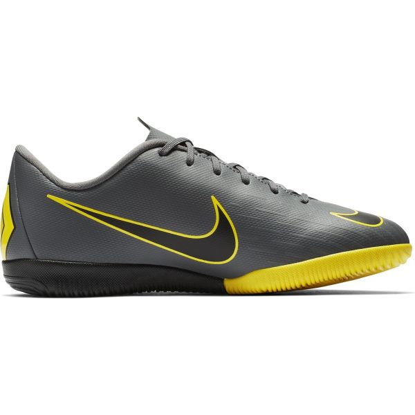 Nike Kids' Jr. VaporX 12 Academy (IC) Indoor/Court Football Boot